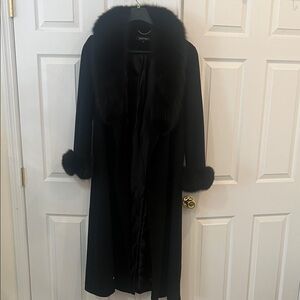 Ellen Tracy Black Coat with Plush Fur Collar